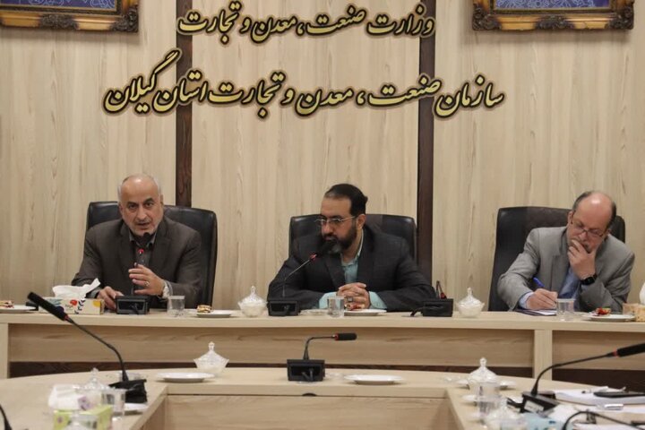 عزم راسخ و مقاومت مدیران صنعتی در جبهه اقتصادی ستودنی است