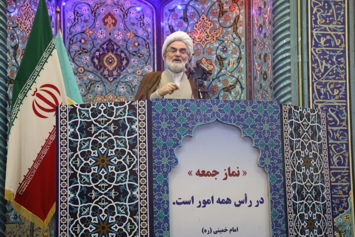 امام جمعه رشت: دولت بر انبارها و زنجیره های توزیع کالا نظارت کند