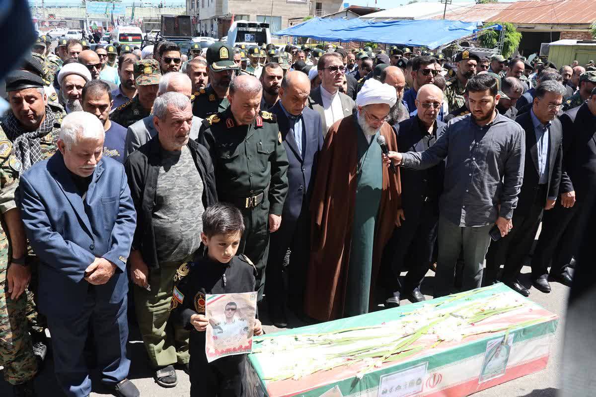 با حضور استاندار و نماینده ولی فقیه در گیلان؛ پیکر جانباز ۷۰ درصد فرماندهی انتظامی گیلان تشییع و تدفین شد