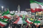 نگاهی متفاوت به اجتماع شبانه مردم رشت در میدان شهدای ذهاب نگاهی متفاوت به اجتماع شبانه مردم رشت در میدان شهدای ذهاب